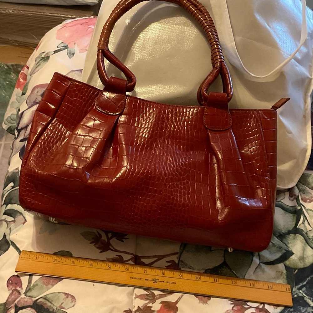 Vintage Elegant Red Crocodile-Embossed Handbag